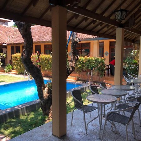 Mangga Bungalow Hotel Sanur  Exterior photo